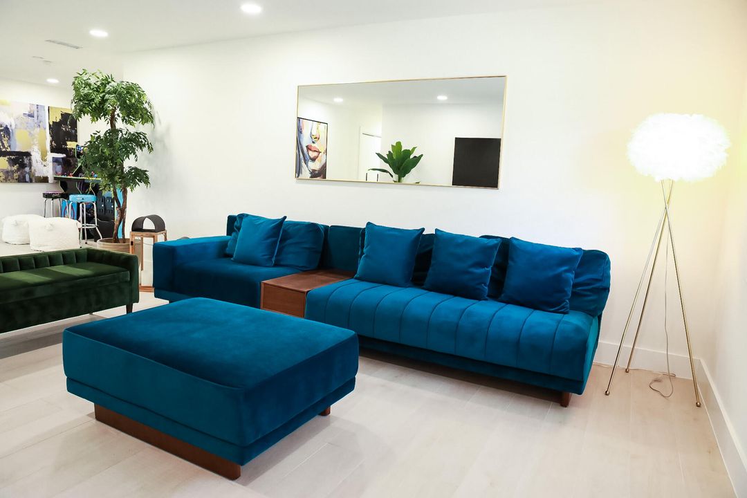 合同活跃: $6,800 (3 贝兹, 1 浴室, 1164 平方英尺)