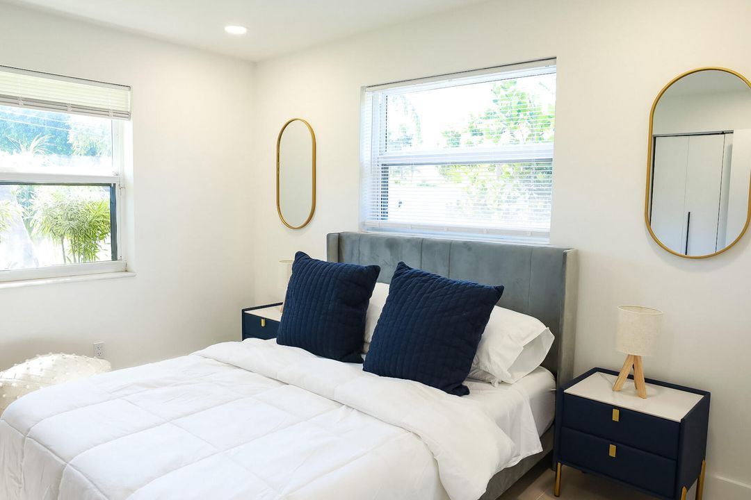 合同活跃: $6,800 (3 贝兹, 1 浴室, 1164 平方英尺)