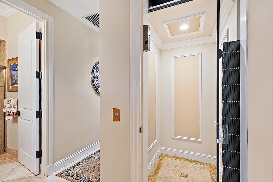 For Sale: $2,000,000 (5 beds, 5 baths, 5197 Square Feet)