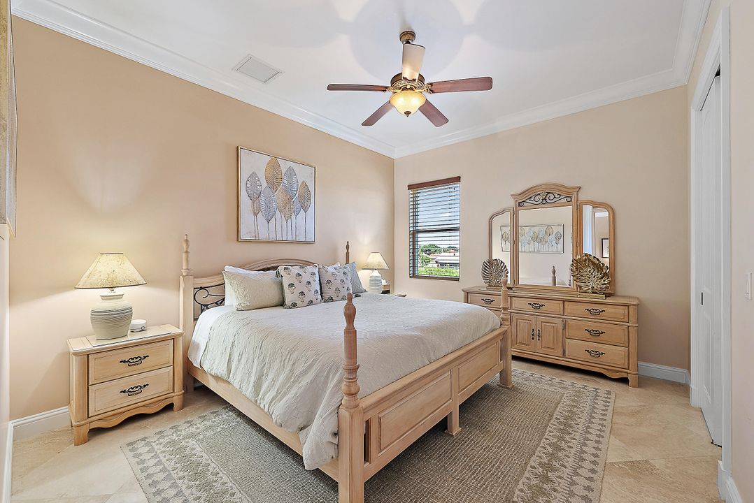 For Sale: $2,000,000 (5 beds, 5 baths, 5197 Square Feet)