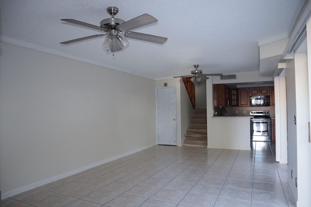 Active With Contract: $2,500 (3 beds, 3 baths, 1325 Square Feet)