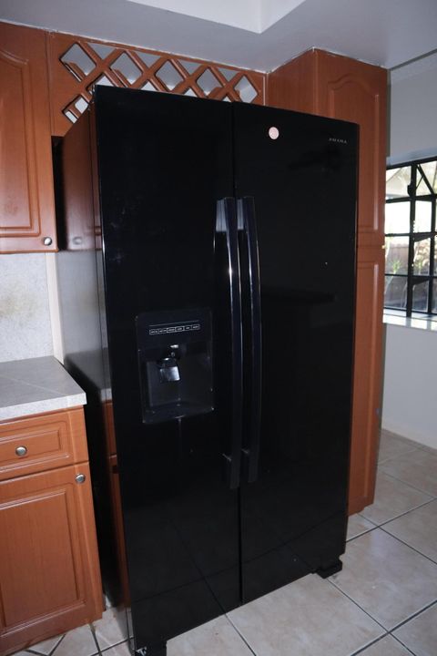 Active With Contract: $2,500 (3 beds, 3 baths, 1325 Square Feet)