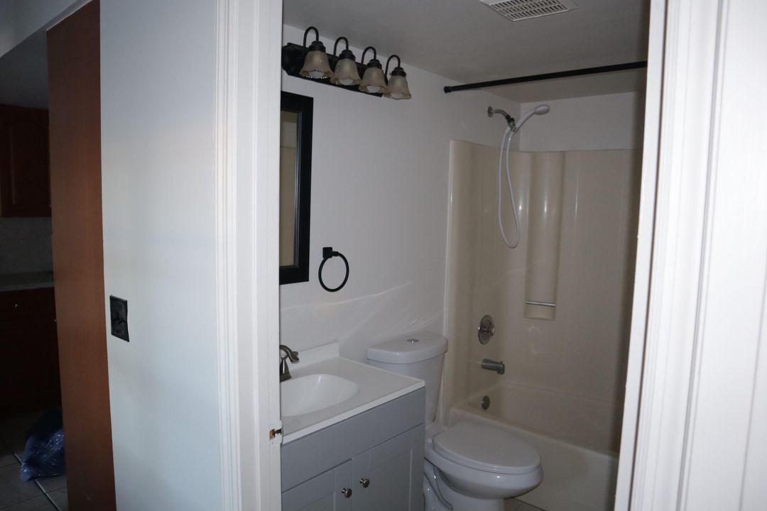 Active With Contract: $2,500 (3 beds, 3 baths, 1325 Square Feet)