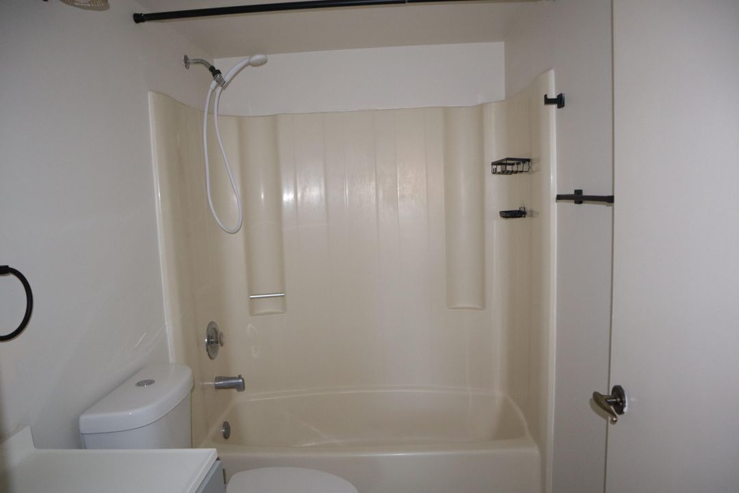 Active With Contract: $2,500 (3 beds, 3 baths, 1325 Square Feet)