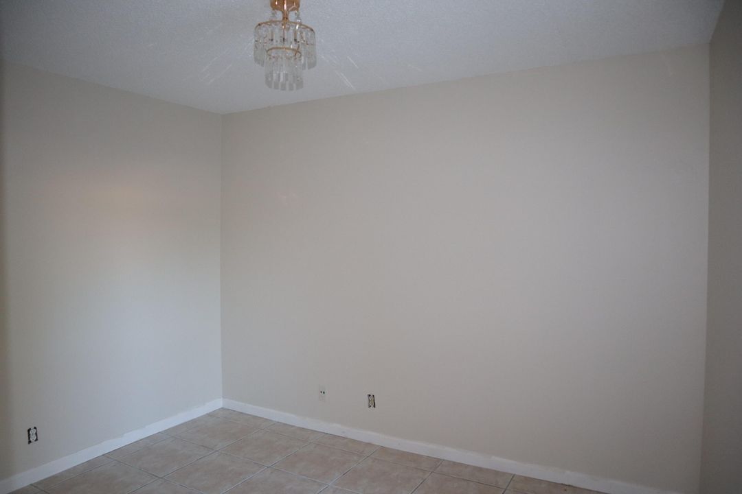 Active With Contract: $2,500 (3 beds, 3 baths, 1325 Square Feet)