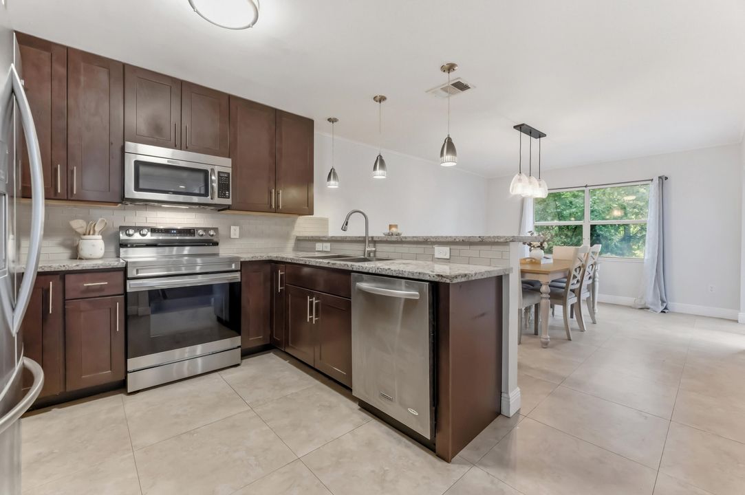 待售: $559,000 (3 贝兹, 2 浴室, 1738 平方英尺)