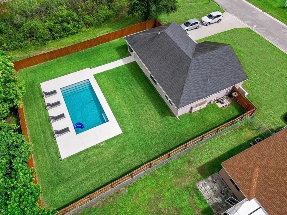 For Sale: $425,000 (3 beds, 2 baths, 1272 Square Feet)