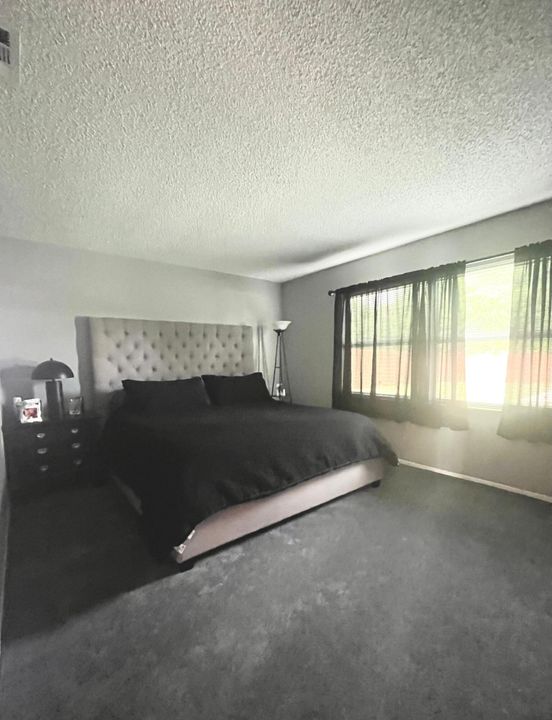 For Sale: $425,000 (3 beds, 2 baths, 1272 Square Feet)