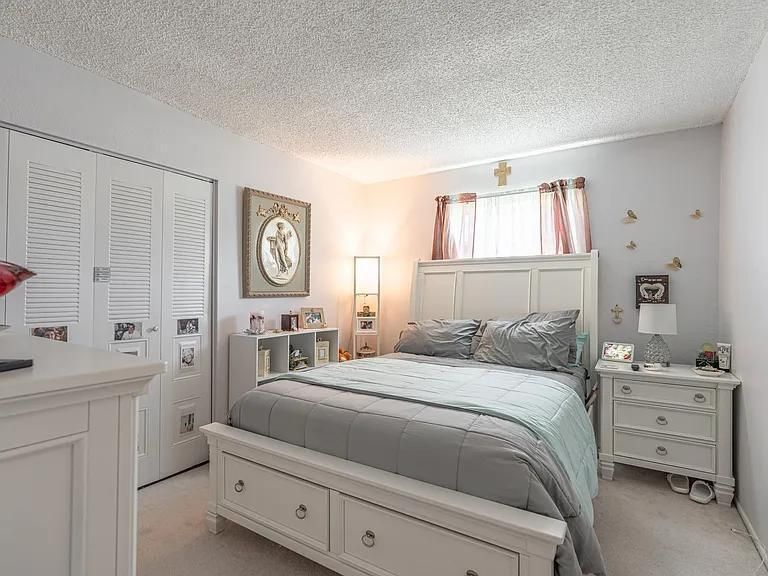 For Sale: $425,000 (3 beds, 2 baths, 1272 Square Feet)