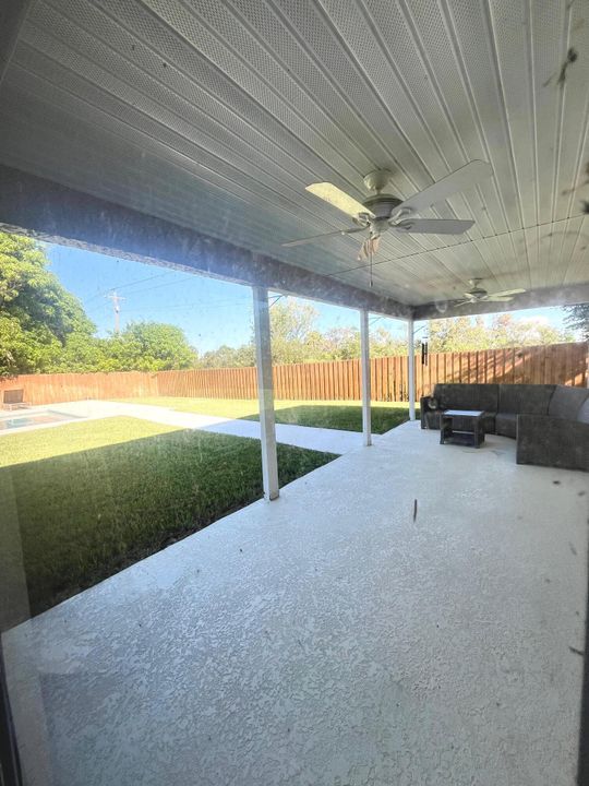 For Sale: $425,000 (3 beds, 2 baths, 1272 Square Feet)