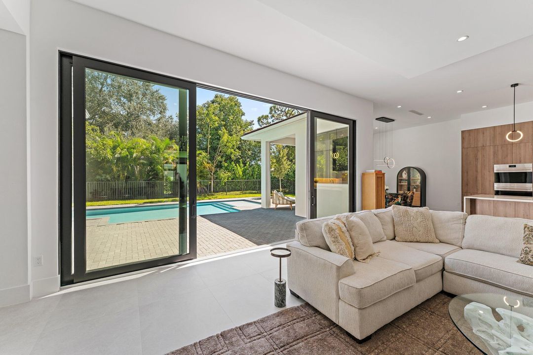 На продажу: $2,245,000 (4 спален, 3 ванн, 3030 Квадратных фут)