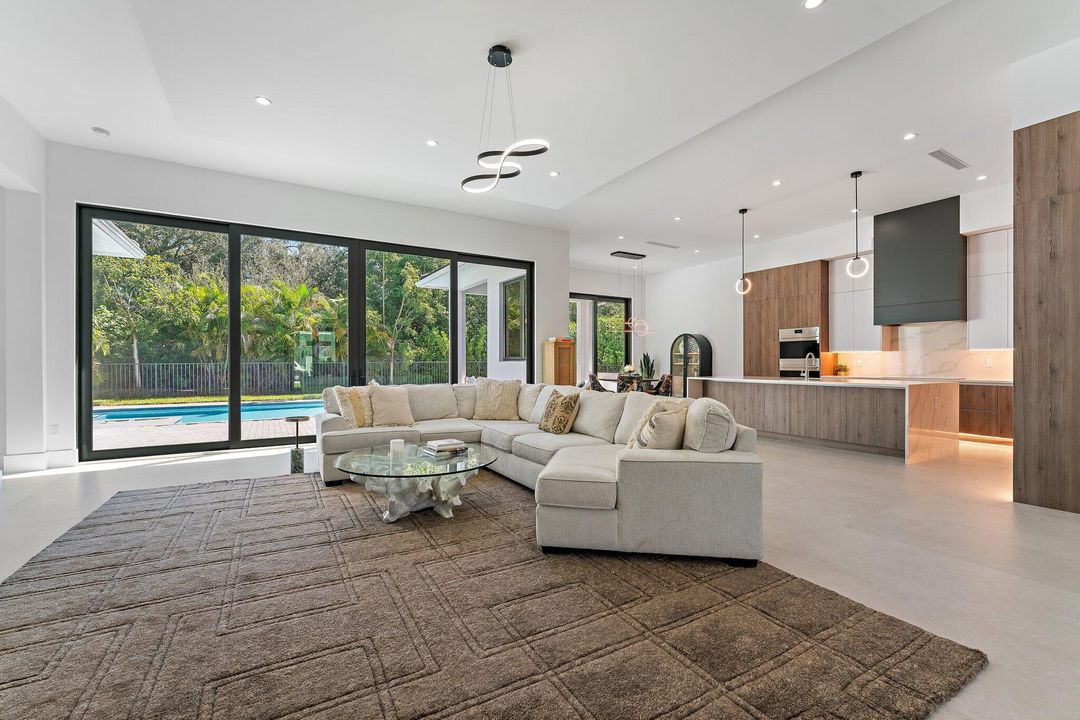 На продажу: $2,245,000 (4 спален, 3 ванн, 3030 Квадратных фут)