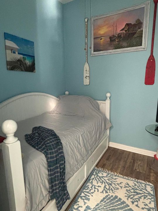 For Sale: $379,900 (2 beds, 2 baths, 1989 Square Feet)