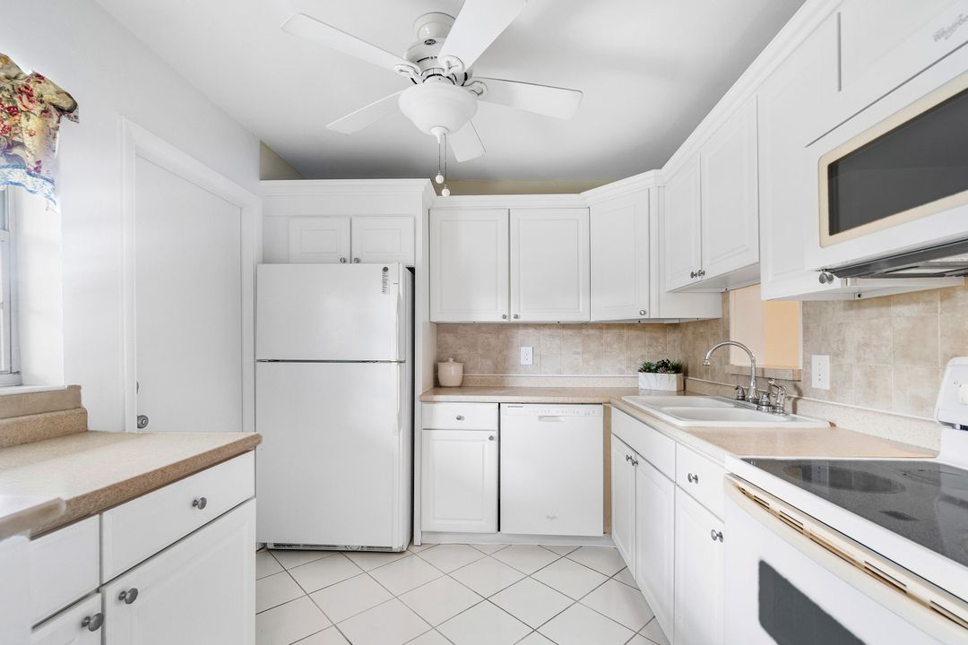 For Sale: $99,000 (2 beds, 2 baths, 860 Square Feet)