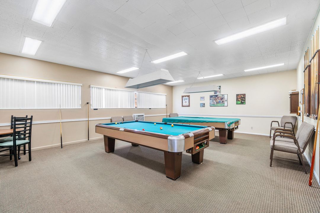 For Sale: $99,000 (2 beds, 2 baths, 860 Square Feet)