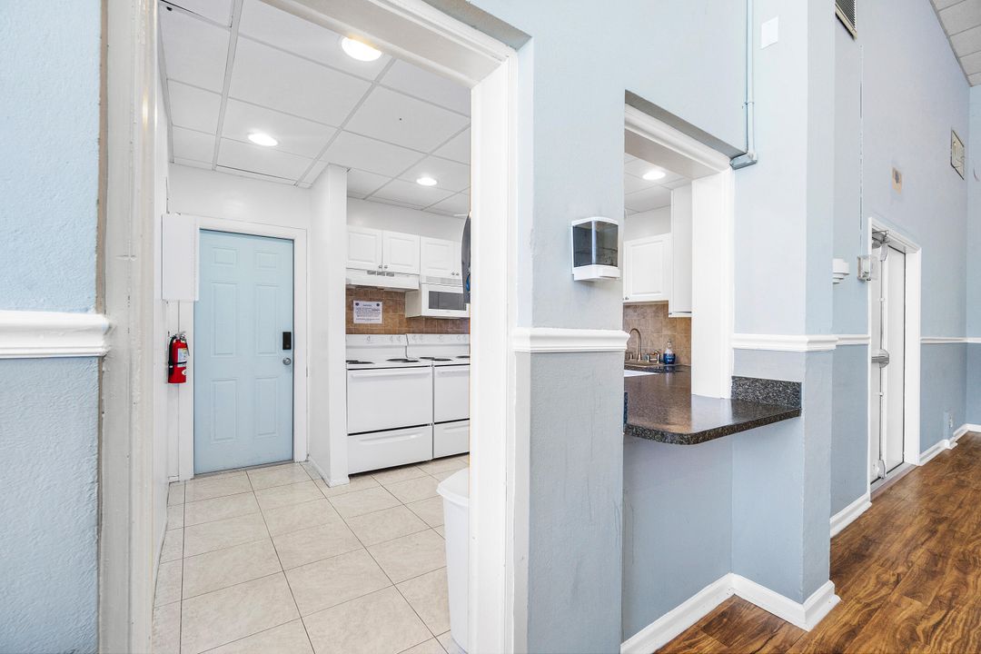 For Sale: $99,000 (2 beds, 2 baths, 860 Square Feet)