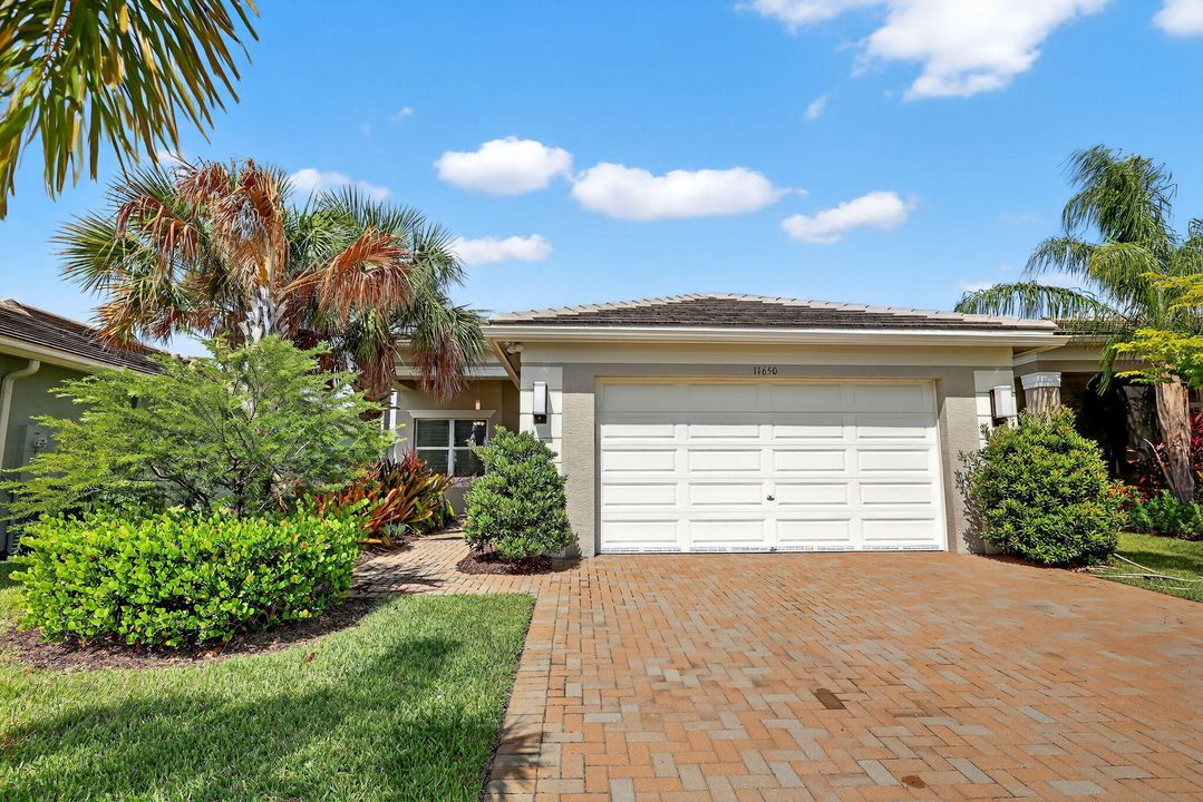 En Renta: $3,570 (4 camas, 2 baños, 2254 Pies cuadrados)