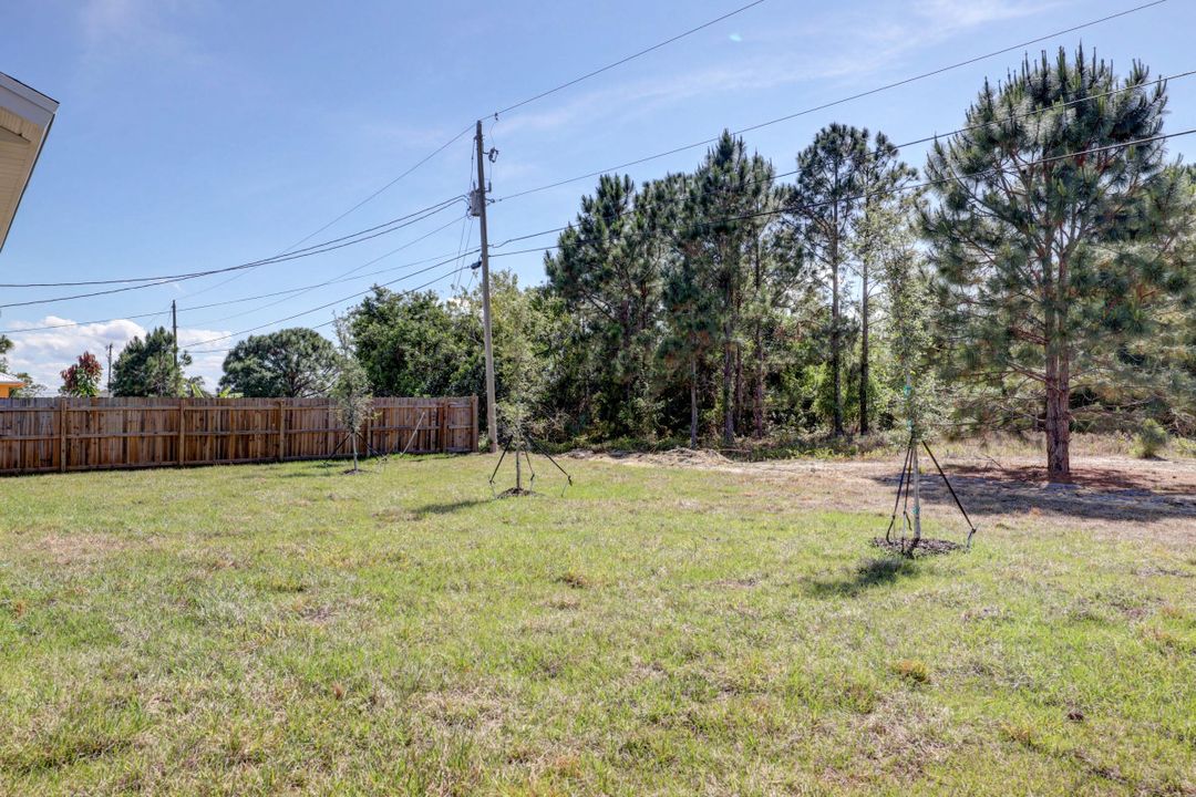 For Sale: $457,900 (4 beds, 2 baths, 1915 Square Feet)