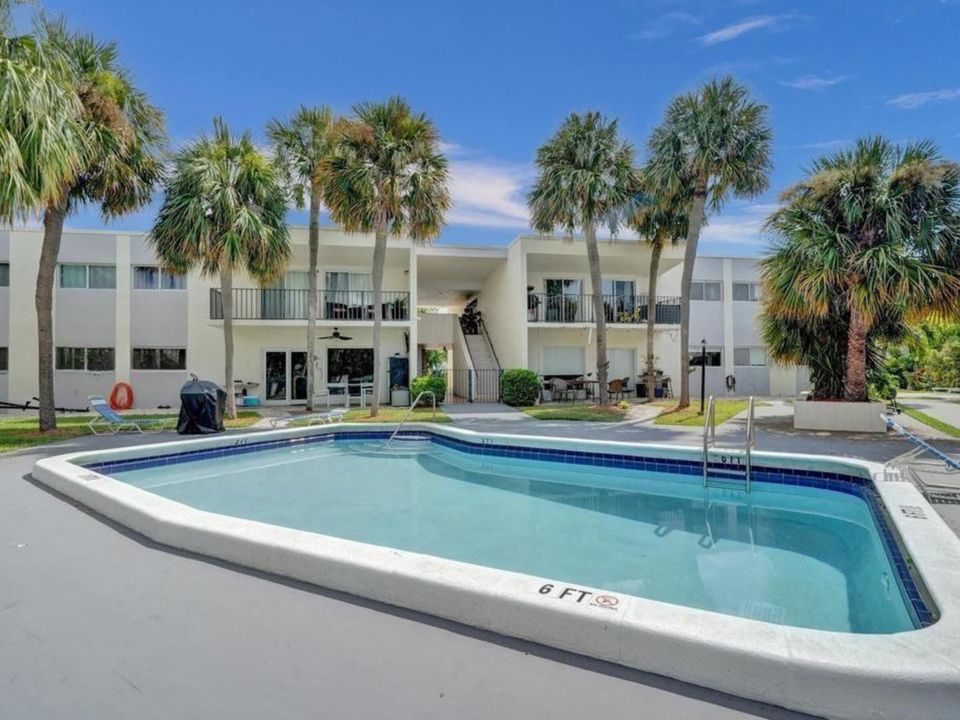 Recently Rented: $2,550 (3 beds, 2 baths, 1460 Square Feet)