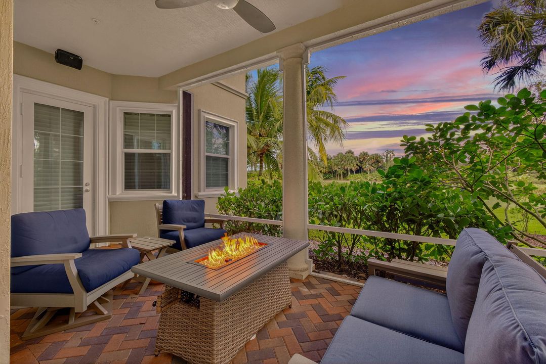 待售: $987,500 (2 贝兹, 2 浴室, 2124 平方英尺)