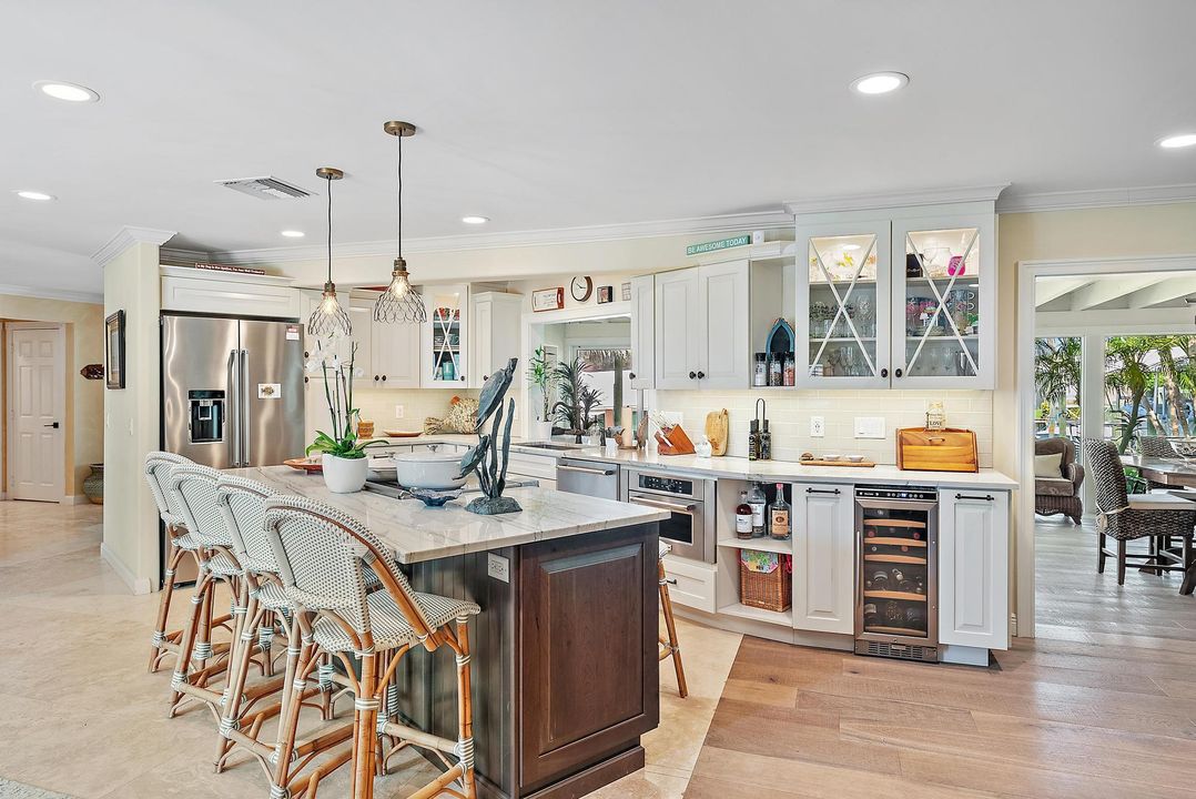 На продажу: $2,975,000 (3 спален, 2 ванн, 2672 Квадратных фут)