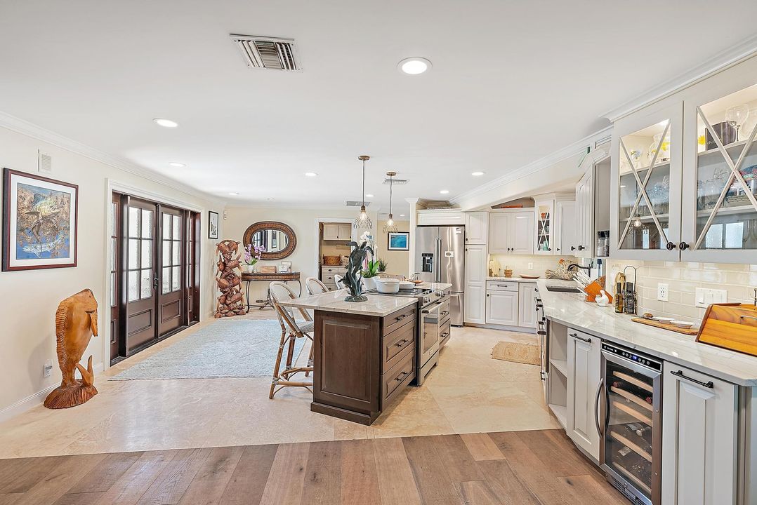 На продажу: $2,975,000 (3 спален, 2 ванн, 2672 Квадратных фут)