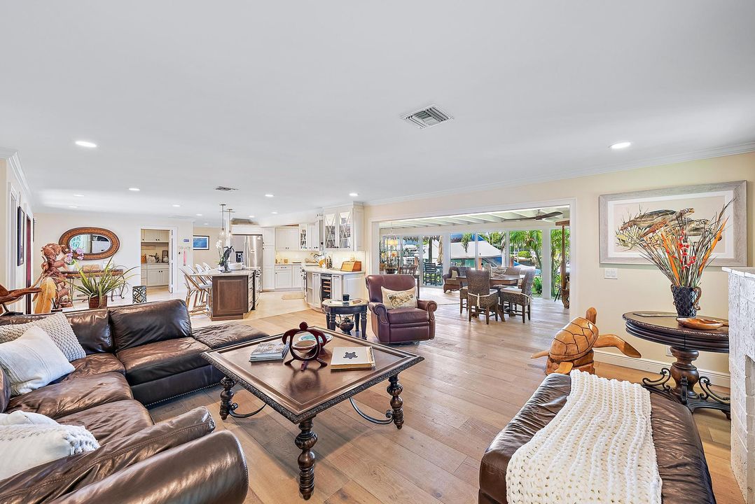 На продажу: $2,975,000 (3 спален, 2 ванн, 2672 Квадратных фут)