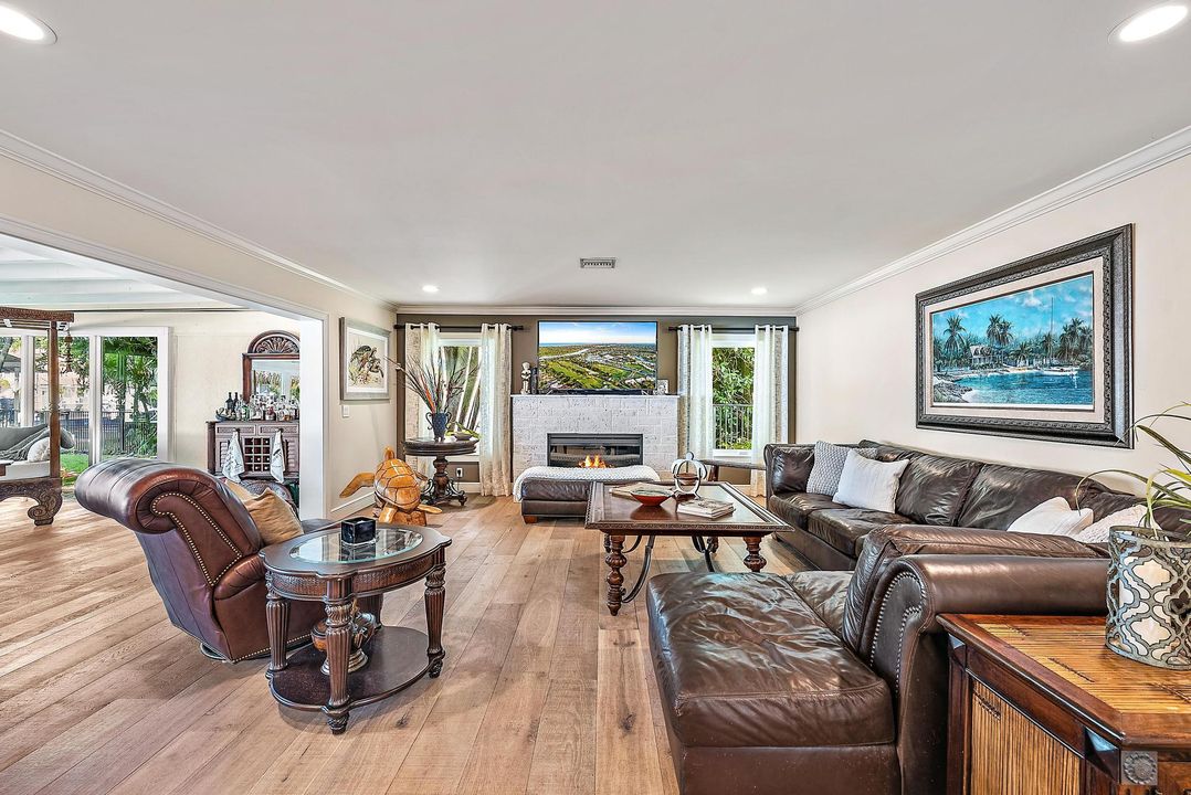 На продажу: $2,975,000 (3 спален, 2 ванн, 2672 Квадратных фут)