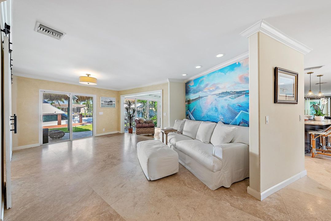 На продажу: $2,975,000 (3 спален, 2 ванн, 2672 Квадратных фут)