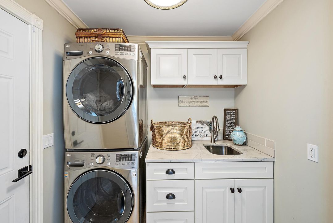 На продажу: $2,975,000 (3 спален, 2 ванн, 2672 Квадратных фут)