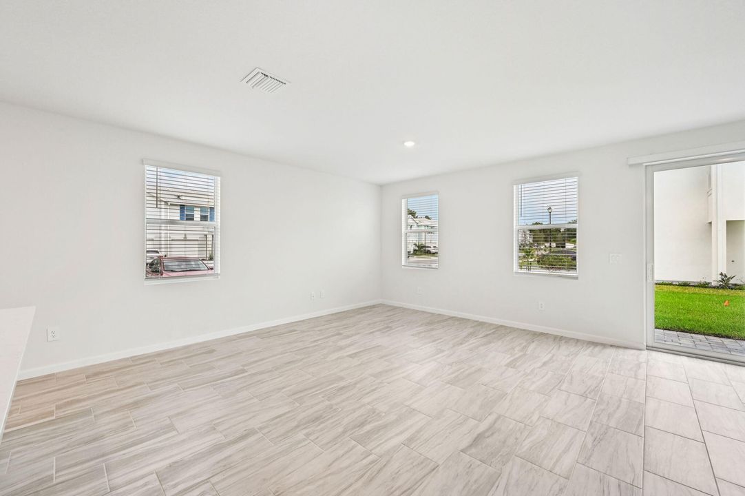 En Venta: $344,530 (3 camas, 2 baños, 1808 Pies cuadrados)