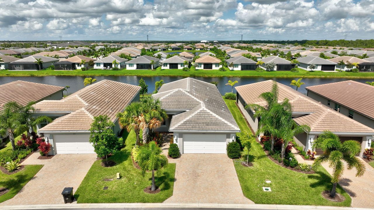 En Renta: $3,570 (4 camas, 2 baños, 2254 Pies cuadrados)