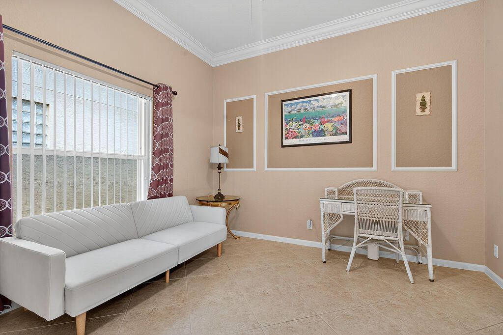 合同活跃: $3,500 (3 贝兹, 2 浴室, 1613 平方英尺)