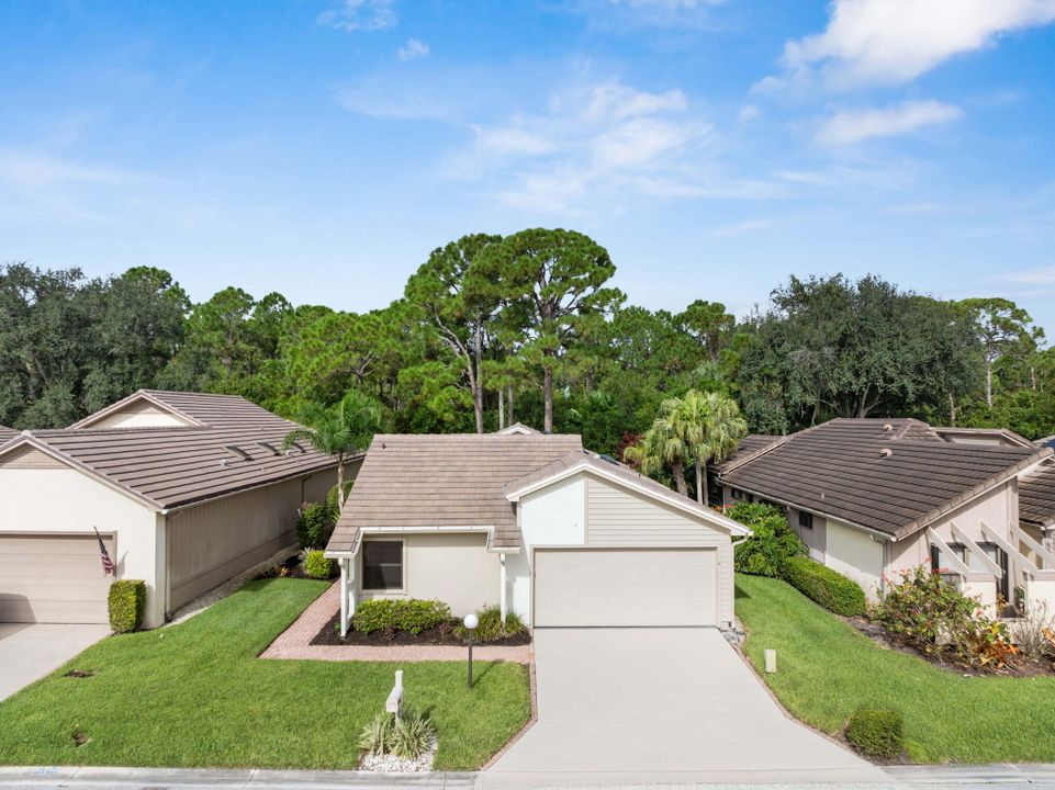 Active With Contract: $4,000 (2 beds, 2 baths, 1623 Square Feet)