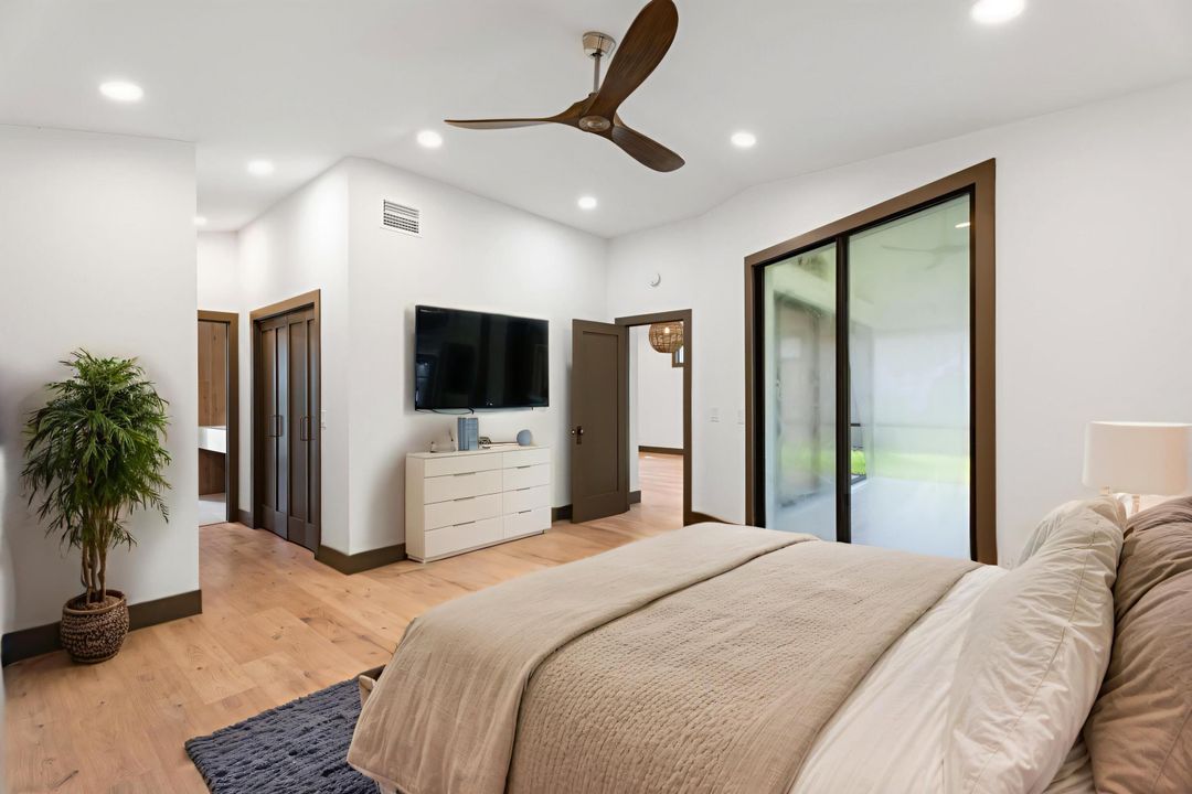 Active With Contract: $4,000 (2 beds, 2 baths, 1623 Square Feet)