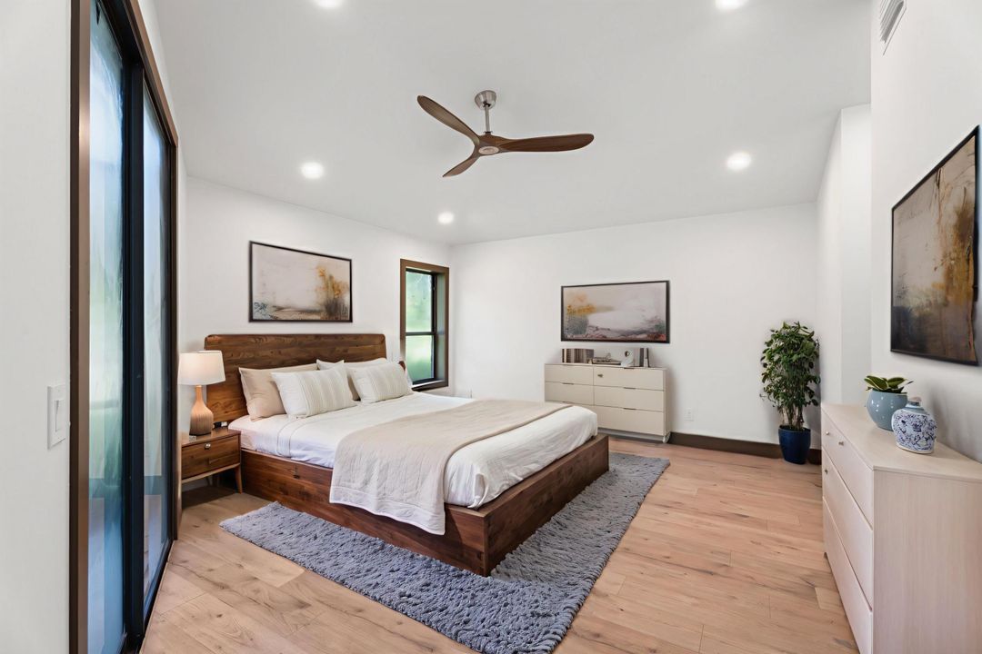 Active With Contract: $4,000 (2 beds, 2 baths, 1623 Square Feet)