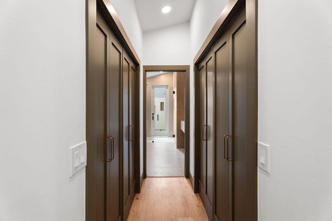 Active With Contract: $4,000 (2 beds, 2 baths, 1623 Square Feet)