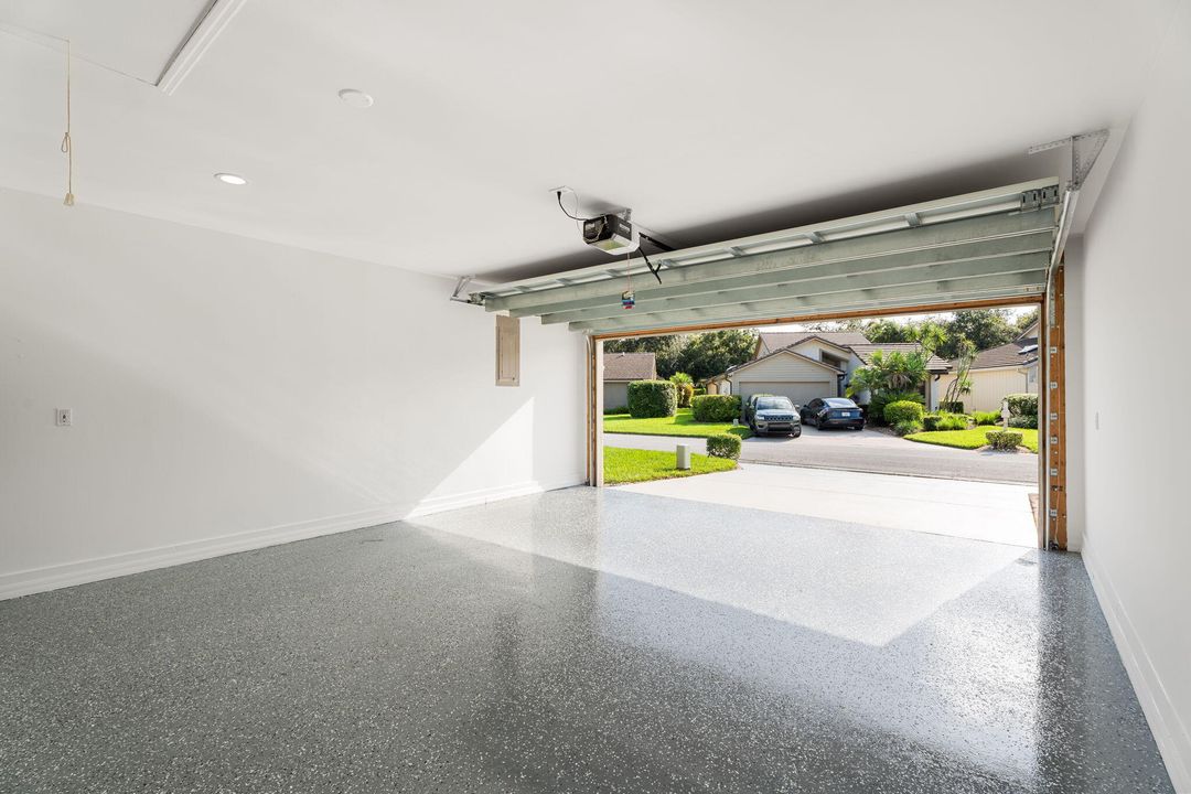 Active With Contract: $4,000 (2 beds, 2 baths, 1623 Square Feet)