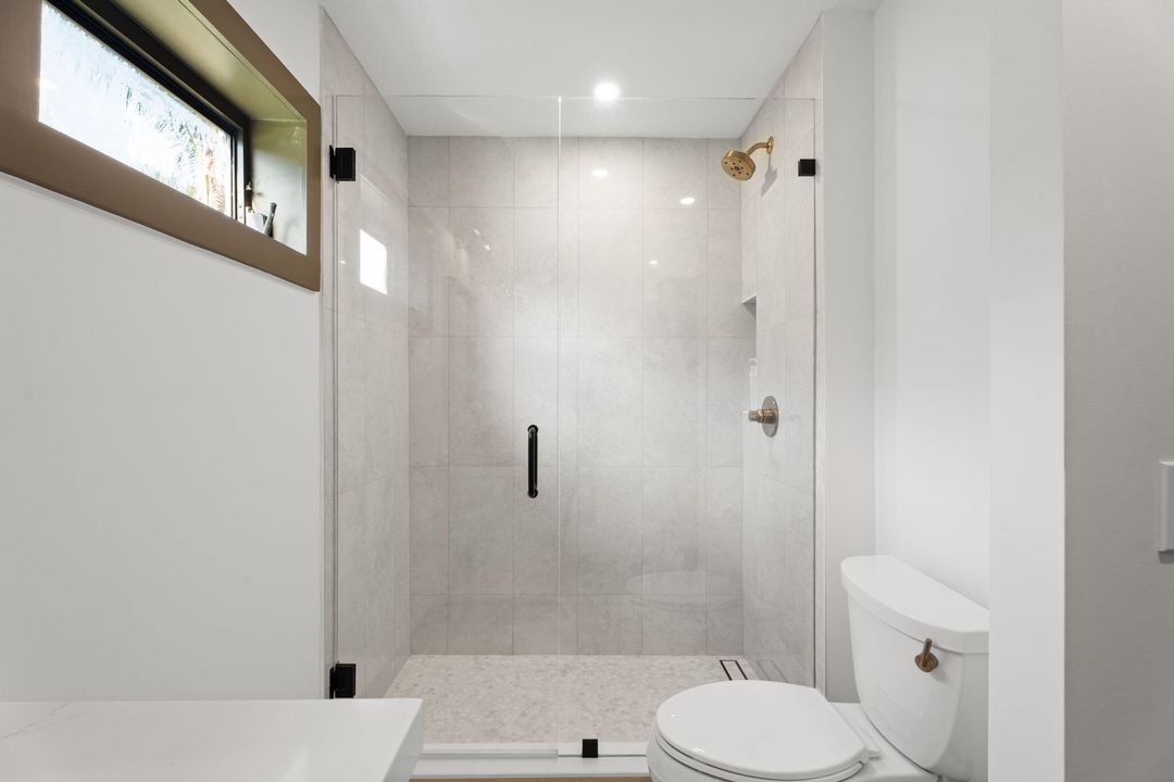 Active With Contract: $4,000 (2 beds, 2 baths, 1623 Square Feet)