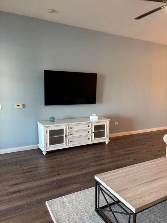 For Rent: $5,000 (2 beds, 2 baths, 1989 Square Feet)