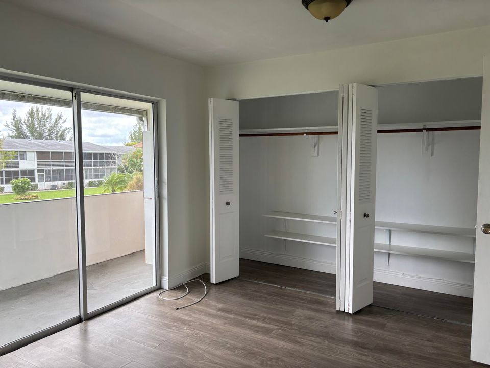 For Sale: $79,500 (1 beds, 1 baths, 585 Square Feet)