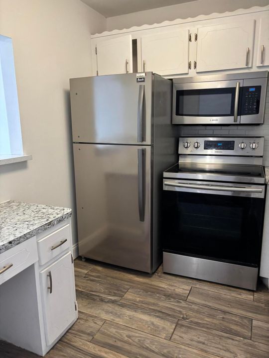 For Sale: $79,500 (1 beds, 1 baths, 585 Square Feet)