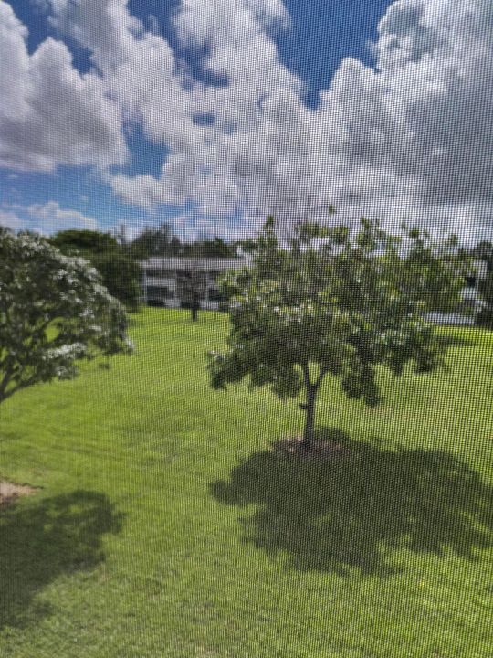 For Sale: $79,500 (1 beds, 1 baths, 585 Square Feet)