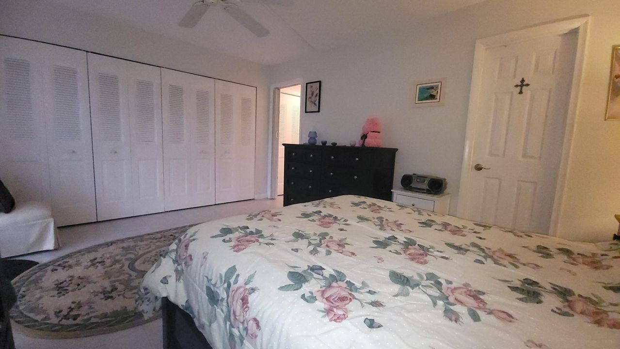 待售: $74,900 (1 贝兹, 1 浴室, 702 平方英尺)