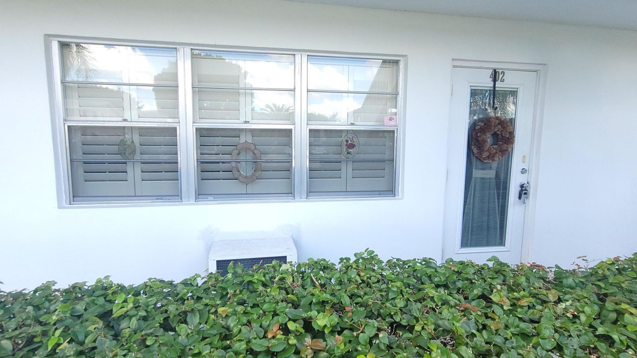 待售: $74,900 (1 贝兹, 1 浴室, 702 平方英尺)