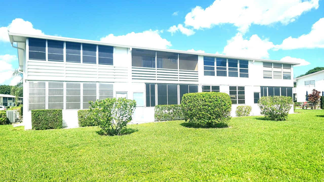 待售: $74,900 (1 贝兹, 1 浴室, 702 平方英尺)