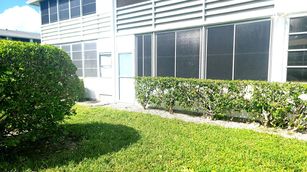 待售: $74,900 (1 贝兹, 1 浴室, 702 平方英尺)