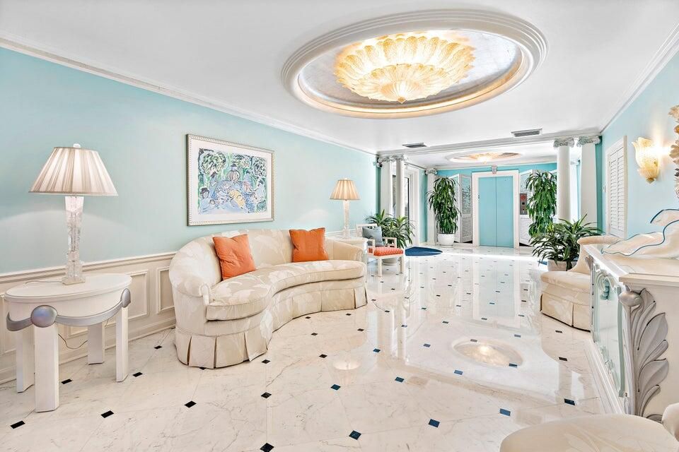 待售: $4,500,000 (2 贝兹, 2 浴室, 2107 平方英尺)