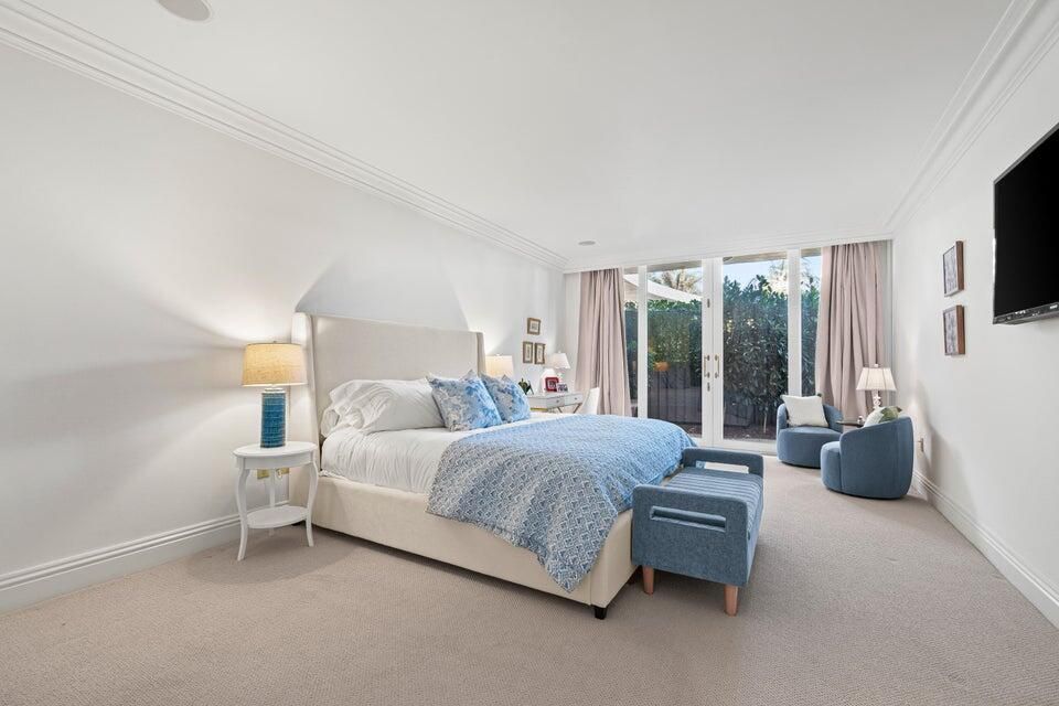 待售: $4,500,000 (2 贝兹, 2 浴室, 2107 平方英尺)