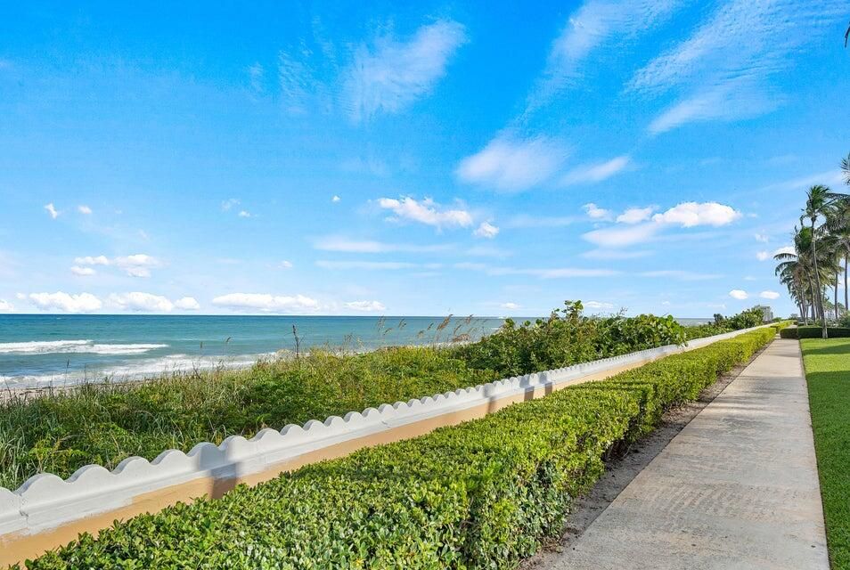 待售: $4,500,000 (2 贝兹, 2 浴室, 2107 平方英尺)